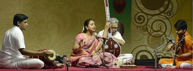 Ramkumar in concert at the Music Academy (January 2013) with Aishwarya Shankar (vocal) and Sriram Sridhar (violin)